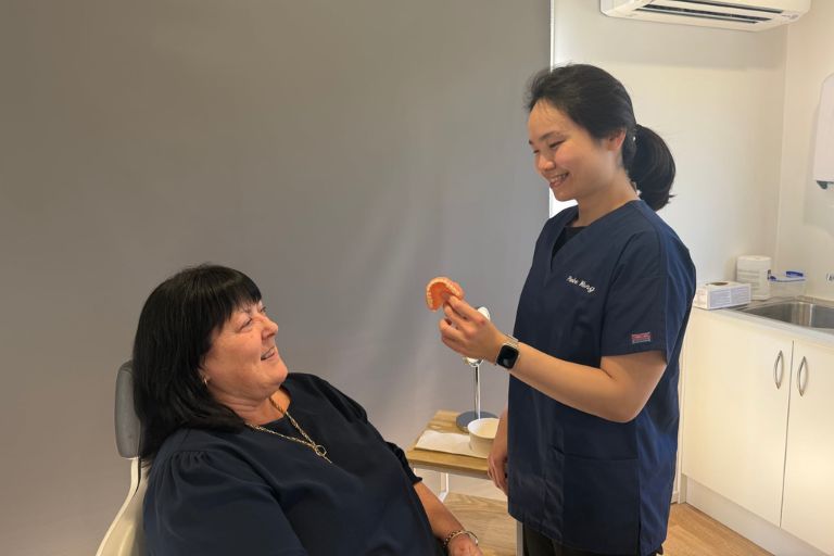 Personalized denture consultation for a healthy smile
